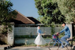foto prewedding indoor vs outdoor